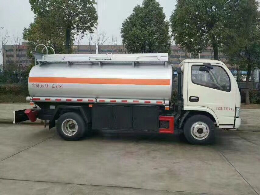 國(guó)五東風(fēng)5噸小型加油車