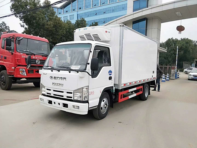 五十鈴國(guó)六冷藏車(chē)