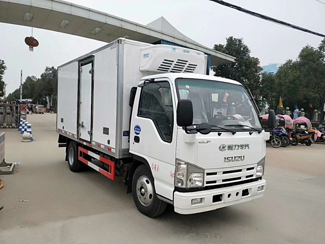 五十鈴國(guó)六冷藏車(chē)
