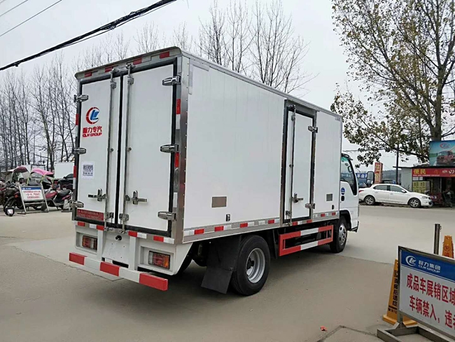 五十鈴國(guó)六冷藏車(chē)