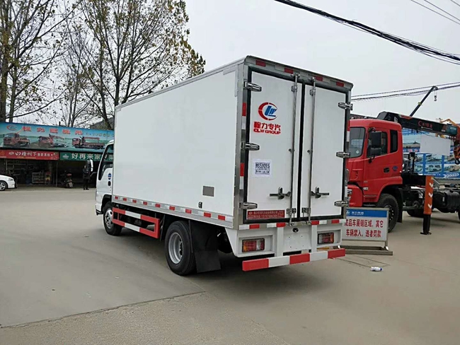 五十鈴國(guó)六冷藏車(chē)
